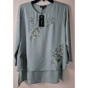DG2 Diane Gilman Tunic Top Sz M Green Flower Embroider Front Cotton-T Back READ